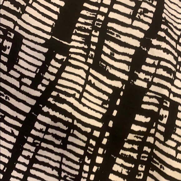 Printed Open Back Boutique Top - Picture 2 of 4